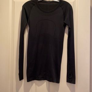 Lululemon black long sleeve swifty tech size 4